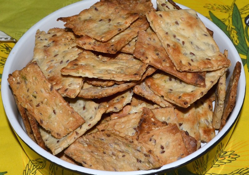 Galletitas saladas con harina de maíz para copetín