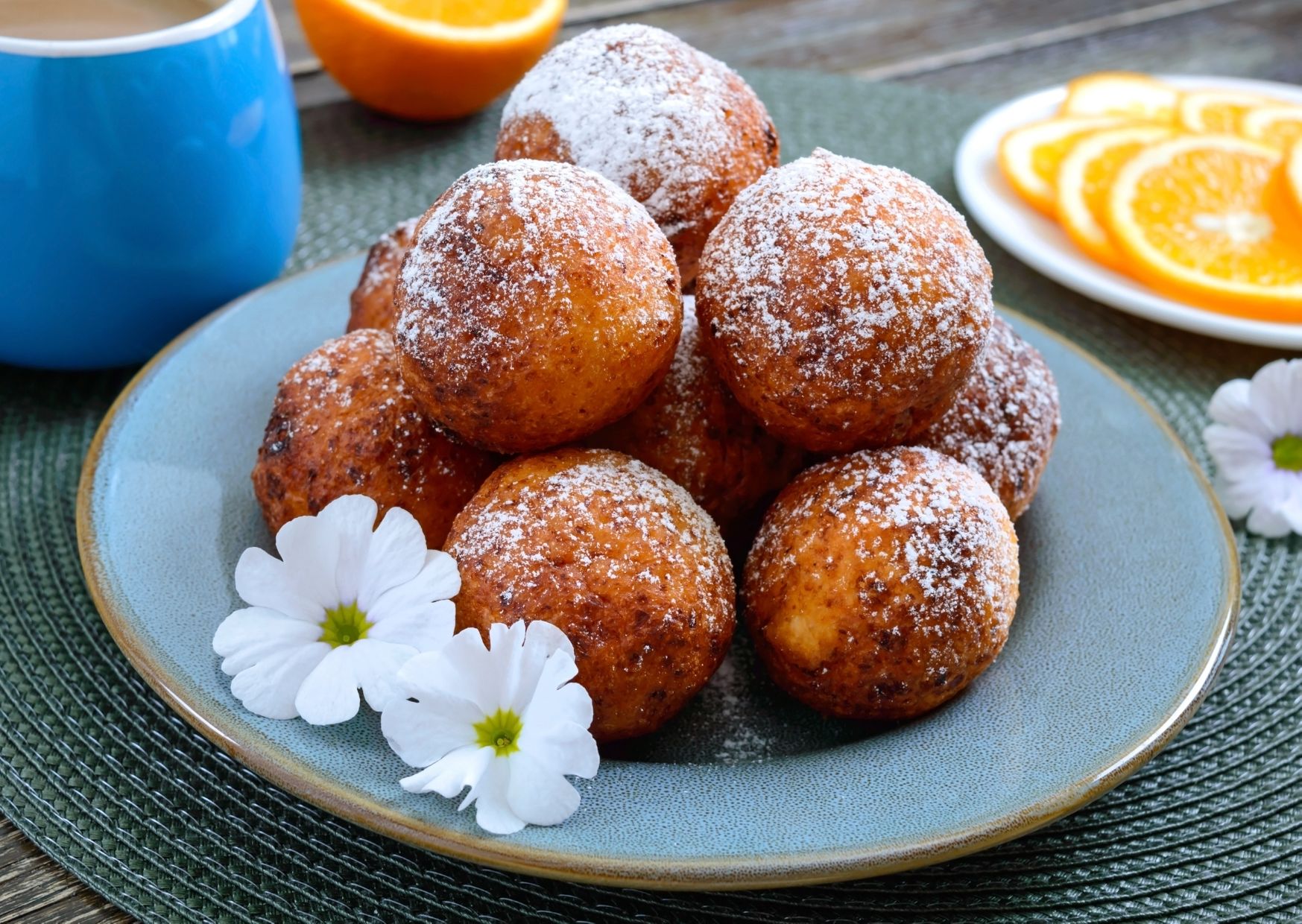 Borlas rellenas de dulce de batata