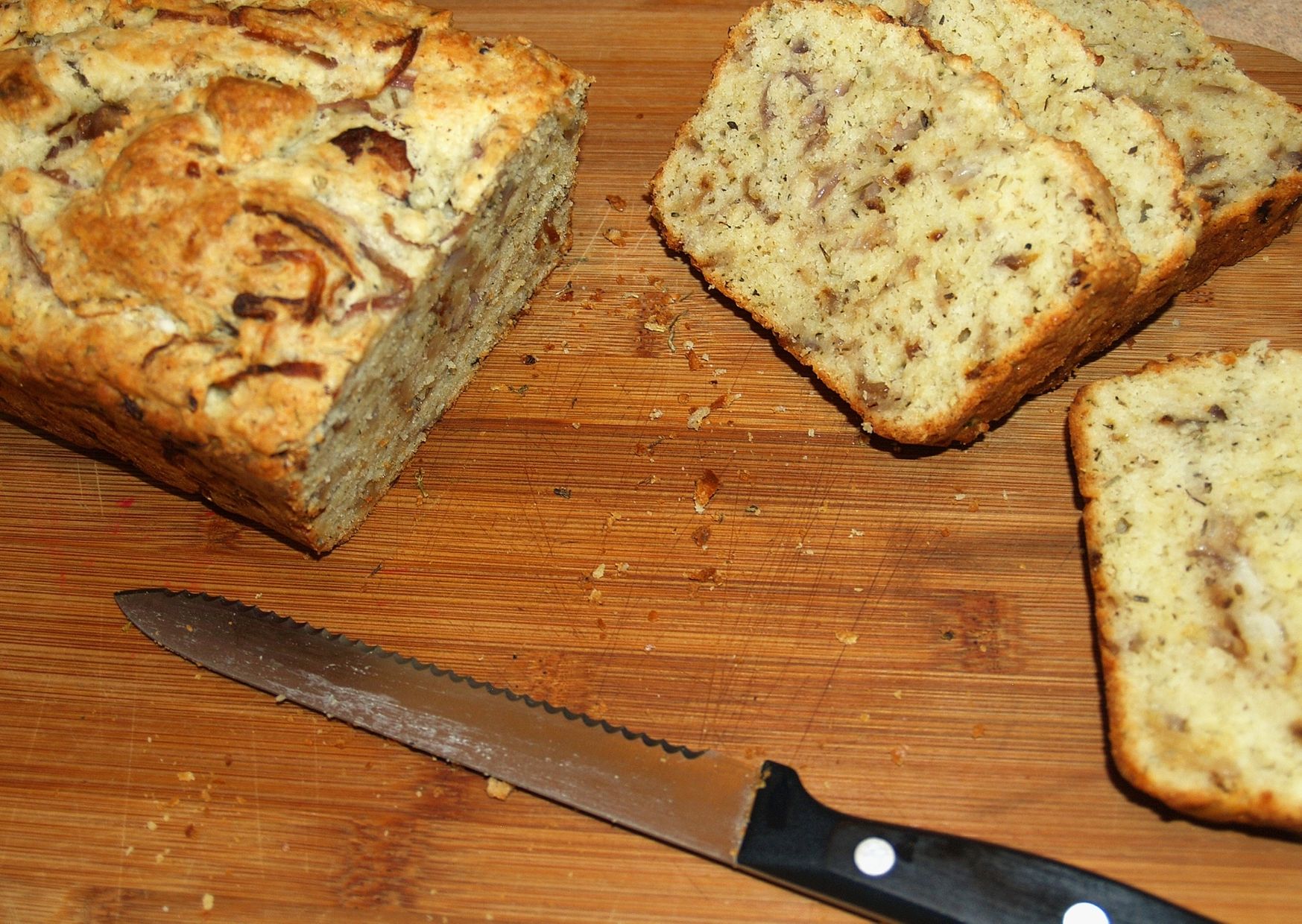 Panes caseros con cebolla