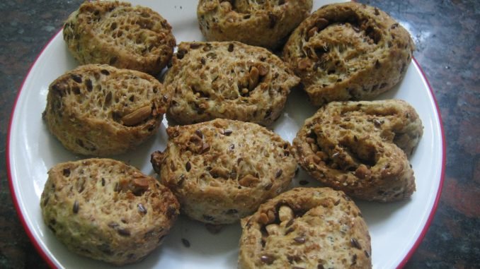 galletitas dulces de naranja con salvado (1) plato con galletitas