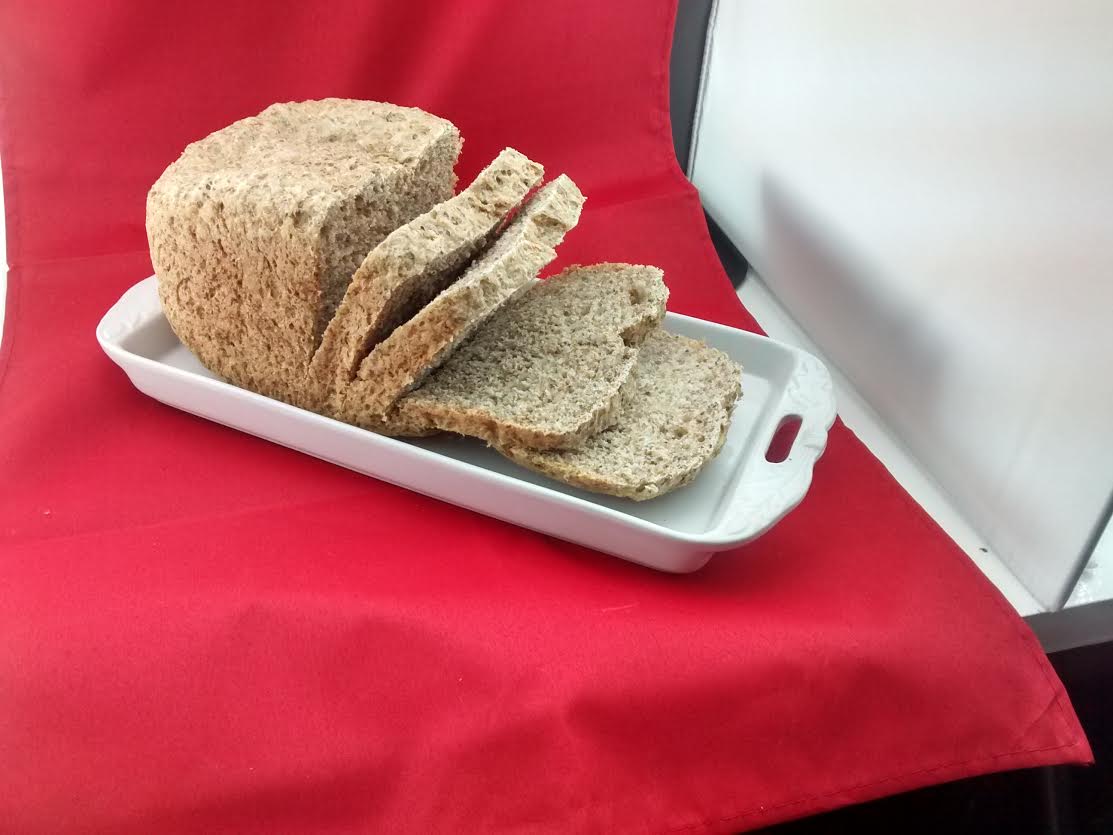 Pan integral con máquina familiar de hacer pan