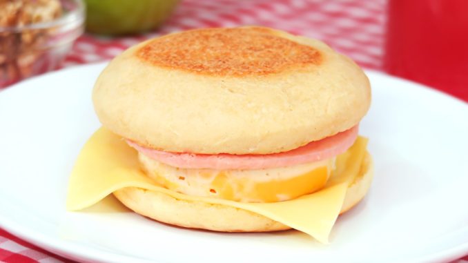 McMuffin con huevo estilo Mcdonalds