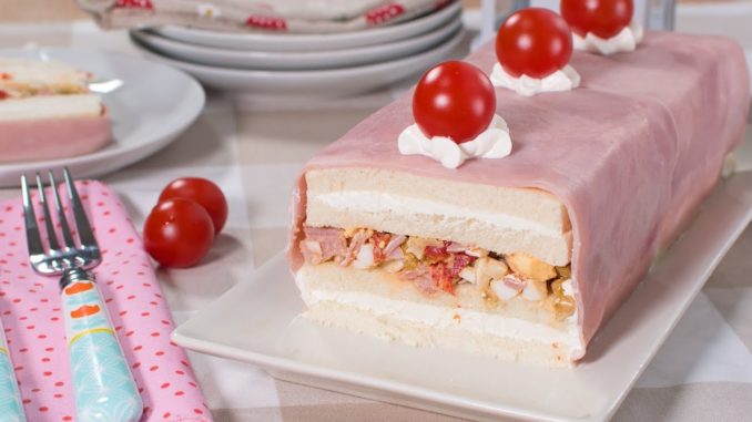 Pastel frio de pan de molde y jamon york